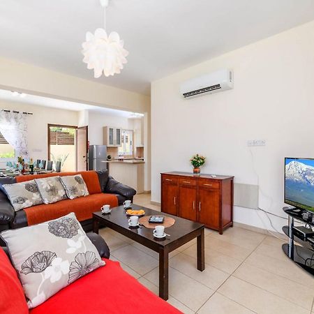 Blue Water Bay Villas Paralimni Exterior photo