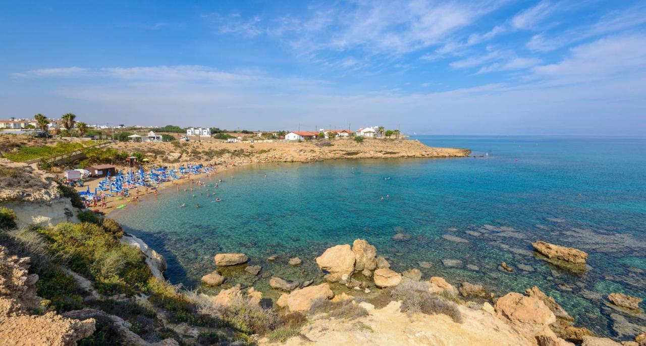 Blue Water Bay Villas Paralimni Exterior photo